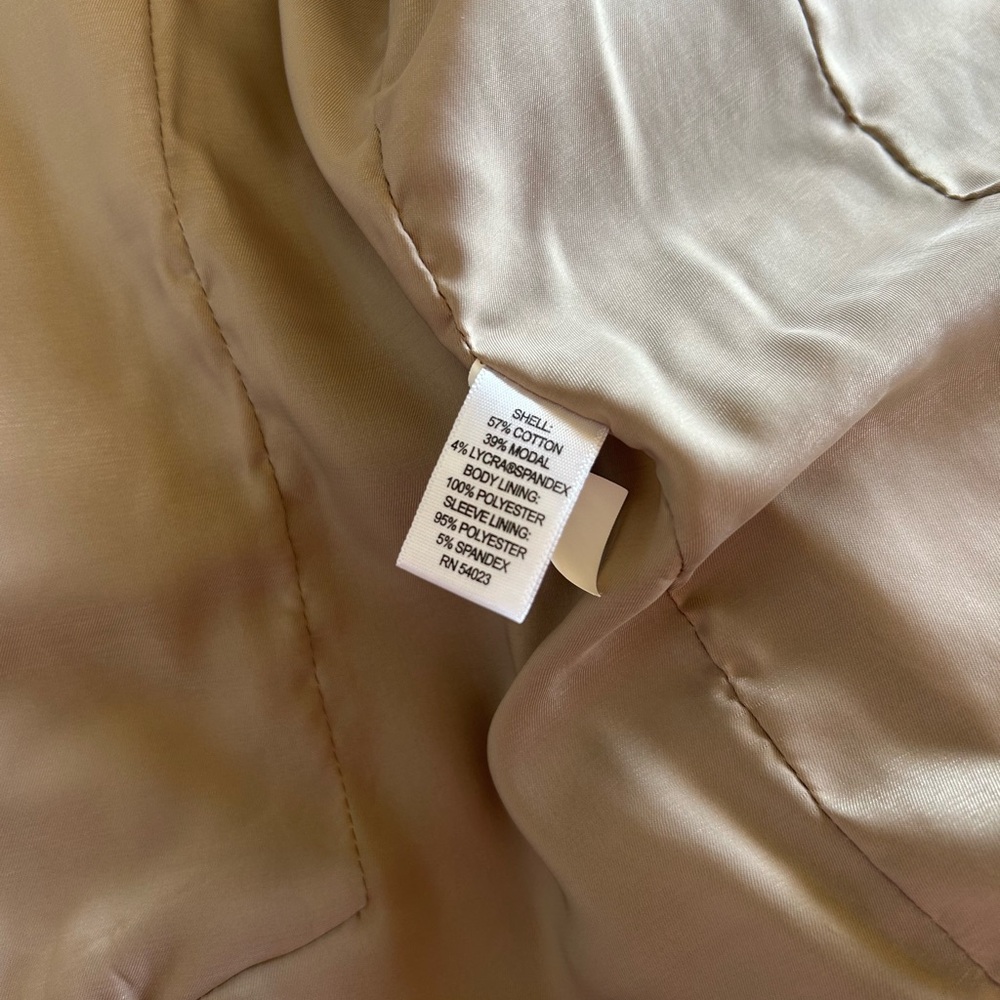 Banana Republic Women’s Beige Stretch Blazer - Picture 8 of 10